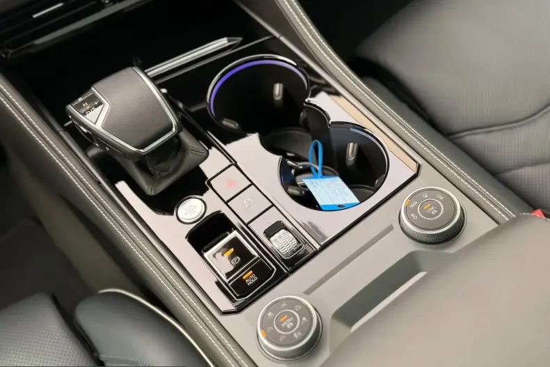 Volkswagen Touareg din 2024 cu 60.000 km - oferta VOL200100 - foto 33