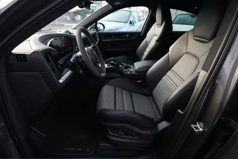 Porsche Cayenne din 2024 cu 8.500 km - oferta POR200108 - foto 20