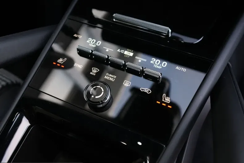 Porsche Cayenne din 2024 cu 8.500 km - oferta POR200108 - foto 24