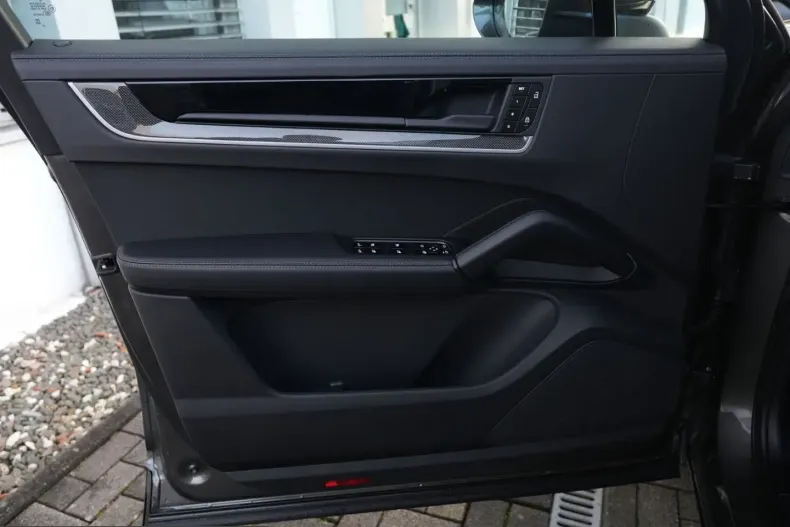 Porsche Cayenne din 2024 cu 8.500 km - oferta POR200108 - foto 38