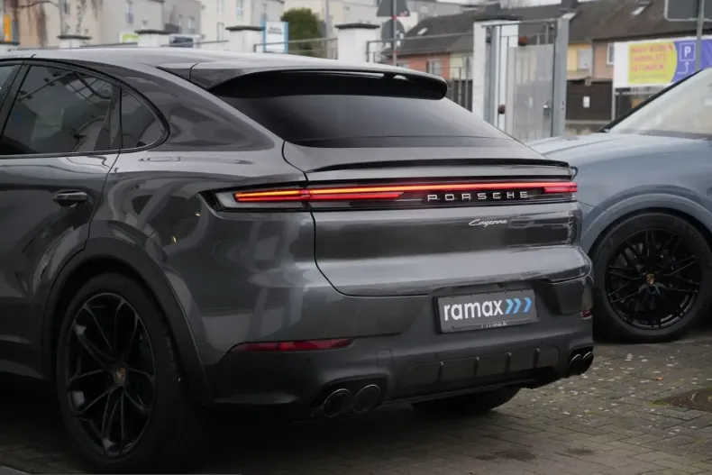 Porsche Cayenne din 2024 cu 8.500 km - oferta POR200108 - foto 43