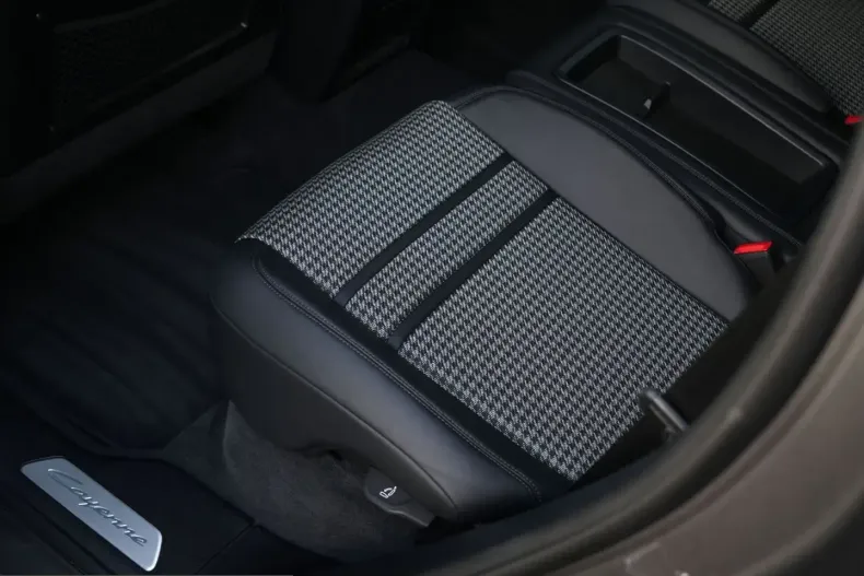 Porsche Cayenne din 2024 cu 8.500 km - oferta POR200108 - foto 48