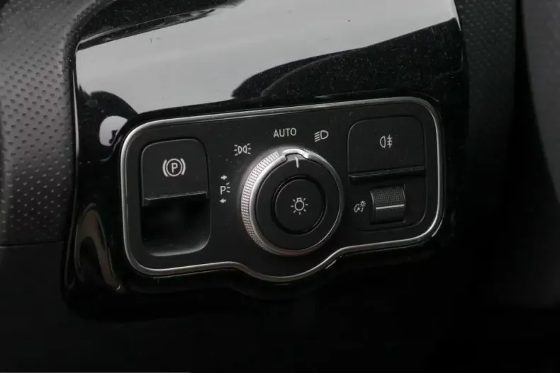 Mercedes-Benz CLA 250 (Clasa CLA) din 2025 cu 4.038 km - oferta MER200110 - foto 19