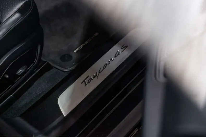 Porsche Taycan din 2022 cu 65.251 km - oferta POR200111 - foto 8