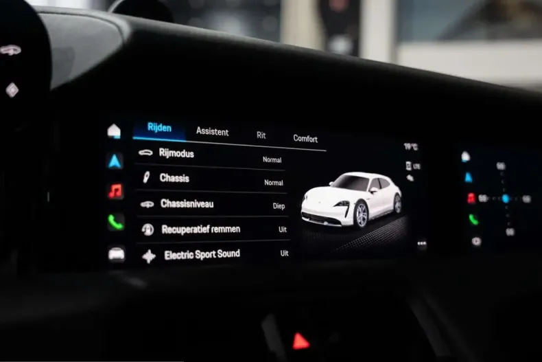 Porsche Taycan din 2022 cu 65.251 km - oferta POR200111 - foto 22