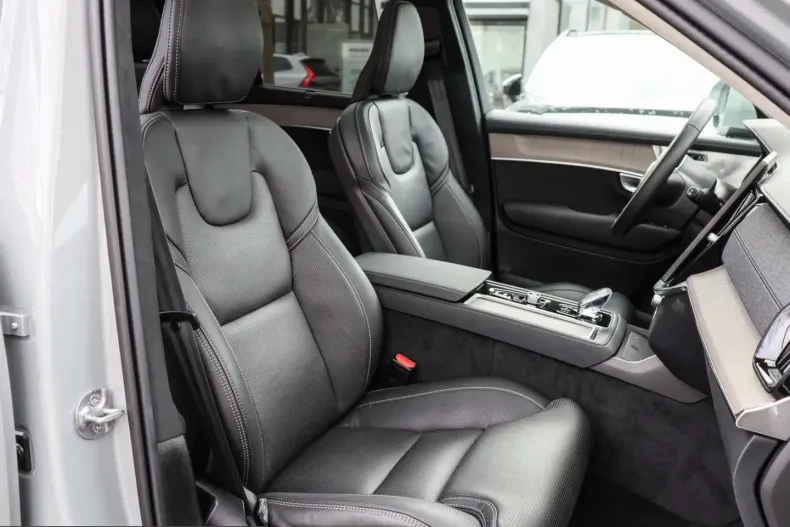 Volvo XC90 din 2025 cu 6.200 km - oferta VOL200117 - foto 6