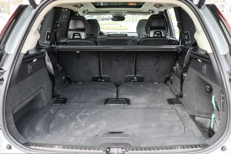 Volvo XC90 din 2025 cu 6.200 km - oferta VOL200117 - foto 9