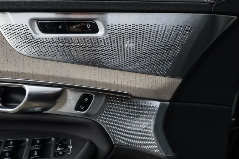 Volvo XC90 din 2025 cu 6.200 km - oferta VOL200117 - foto 13