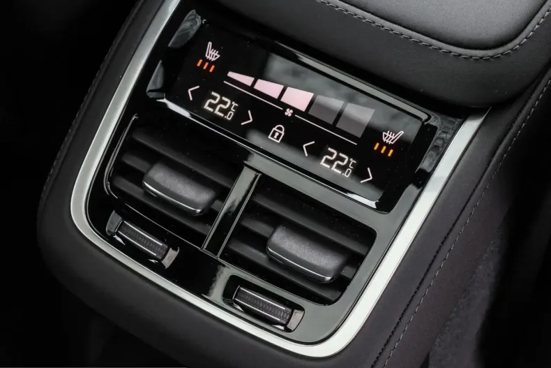 Volvo XC90 din 2025 cu 6.200 km - oferta VOL200117 - foto 14