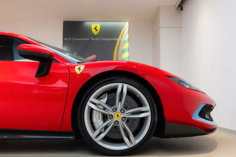 Ferrari 296 GTS din 2022 cu 18.810 km - oferta FER200124 - foto 9