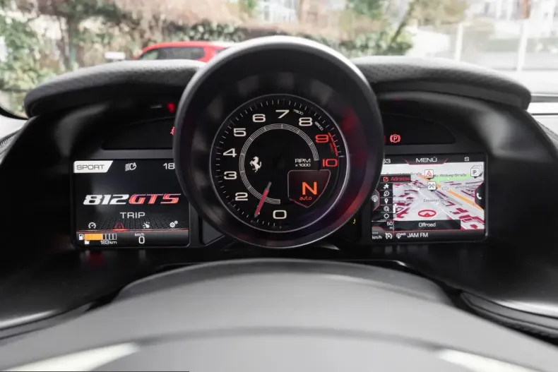 Ferrari 812 din 2023 cu 2.780 km - oferta FER200130 - foto 36