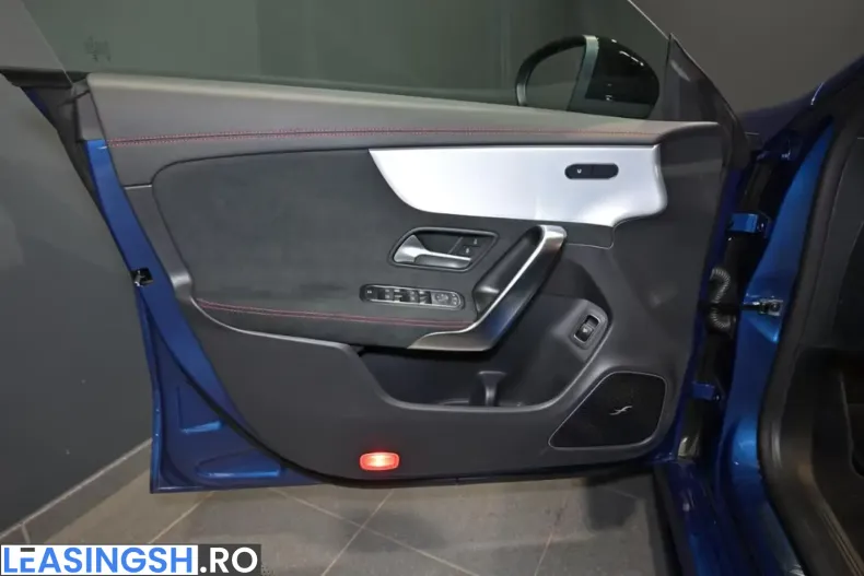Mercedes-Benz CLA 35 AMG (Clasa CLA) din 2024 cu 4.650 km - oferta MER200134 - foto 7