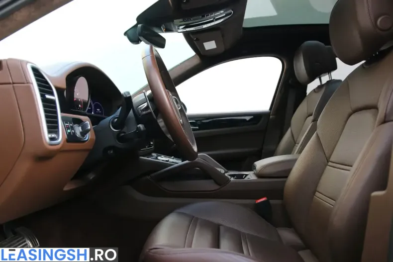 Porsche Cayenne din 2023 cu 69.800 km - oferta POR200135 - foto 7