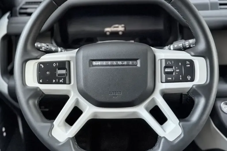 Land Rover Defender din 2025 cu 8.500 km - oferta LAN200137 - foto 13