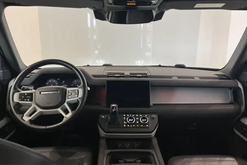 Land Rover Defender din 2023 cu 42.726 km - oferta LAN200138 - foto 4