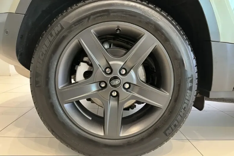 Land Rover Defender din 2023 cu 42.726 km - oferta LAN200138 - foto 9