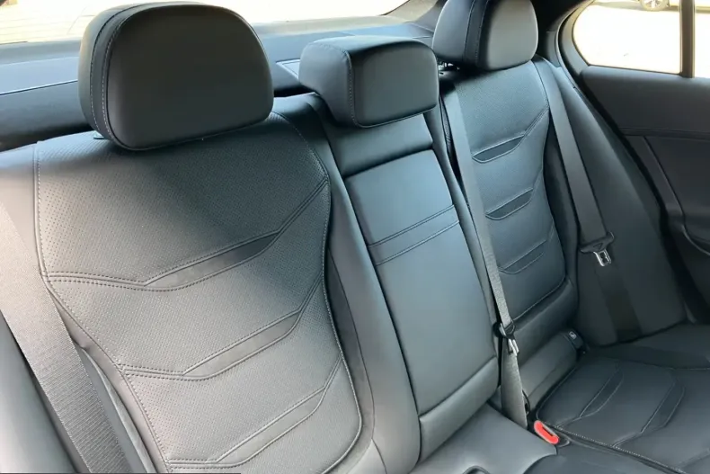 Mercedes-Benz C 43 AMG (Clasa C) din 2024 cu 3.200 km - oferta MER200140 - foto 11