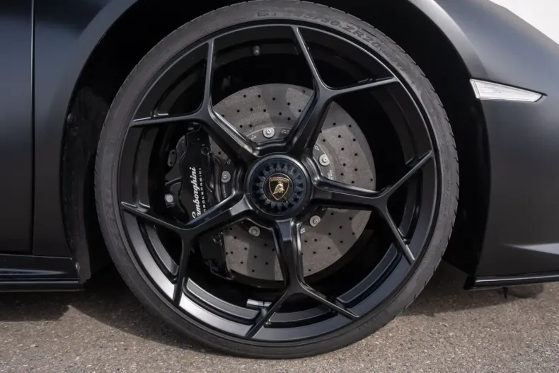 Lamborghini Huracán din 2024 cu 5.600 km - oferta LAM200143 - foto 11