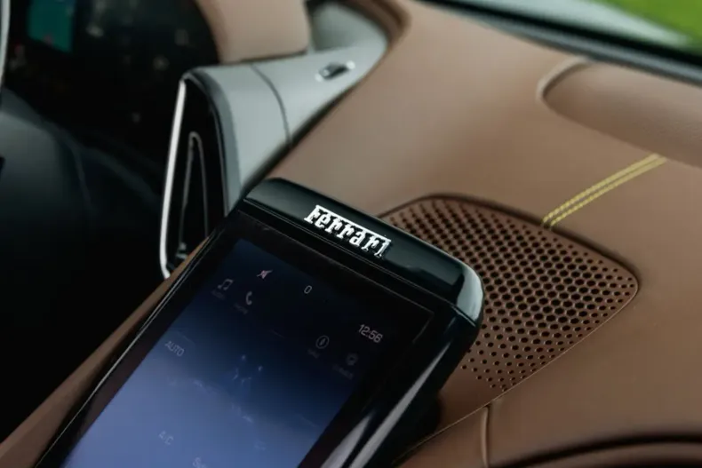 Ferrari Roma din 2024 cu 1.500 km - oferta FER200148 - foto 11