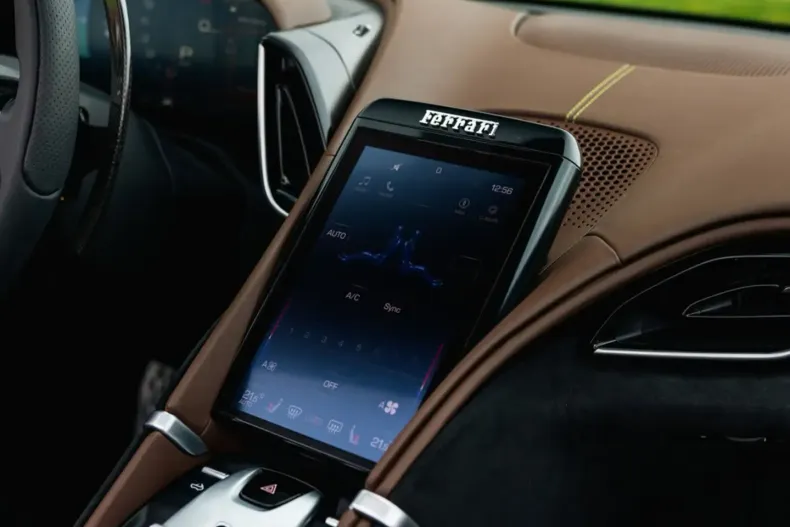 Ferrari Roma din 2024 cu 1.500 km - oferta FER200148 - foto 12