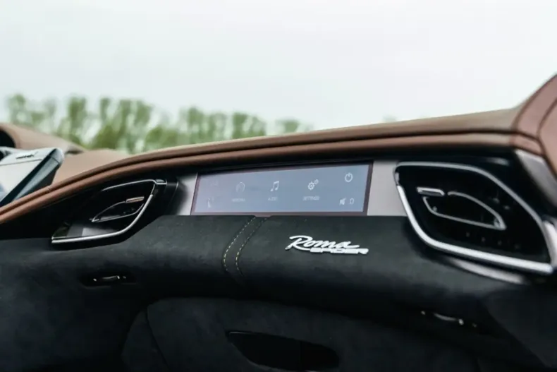 Ferrari Roma din 2024 cu 1.500 km - oferta FER200148 - foto 13