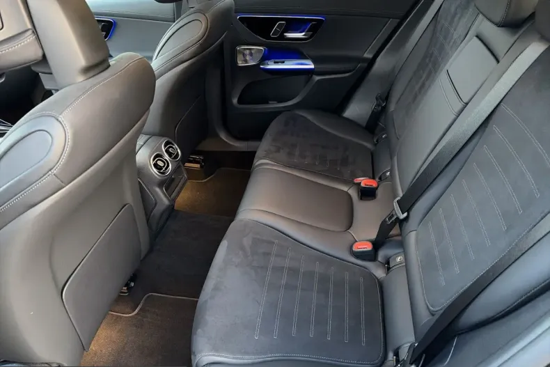 Mercedes-Benz GLC 200 (Clasa GLC) din 2025 cu 12.088 km - oferta MER200150 - foto 13