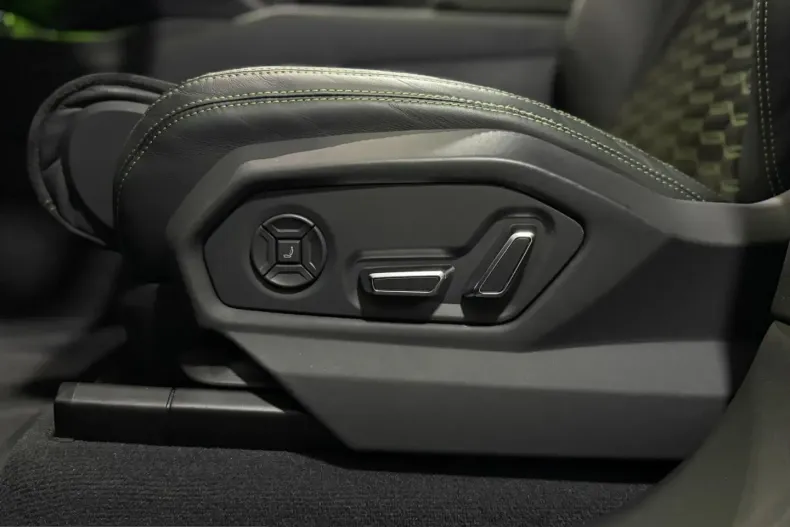 Lamborghini Urus din 2023 cu 90.430 km - oferta LAM200170 - foto 22