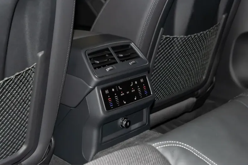 Audi A6 din 2023 cu 52.596 km - oferta AUD200171 - foto 8