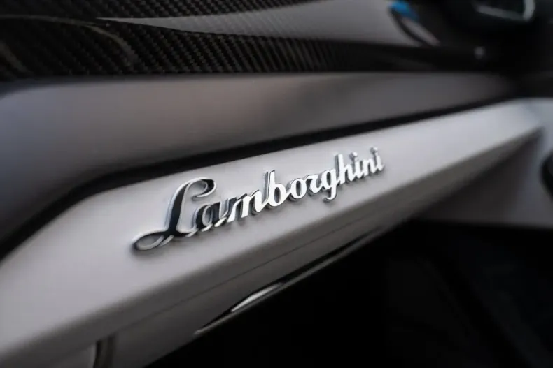 Lamborghini Urus din 2025 cu 7.800 km - oferta LAM200173 - foto 26