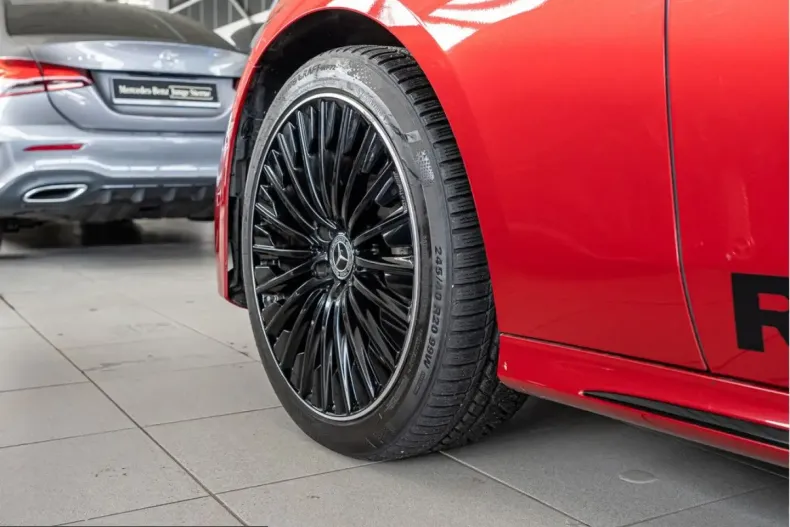 Mercedes-Benz E 300 (Clasa E) din 2025 cu 24.900 km - oferta MER200176 - foto 9