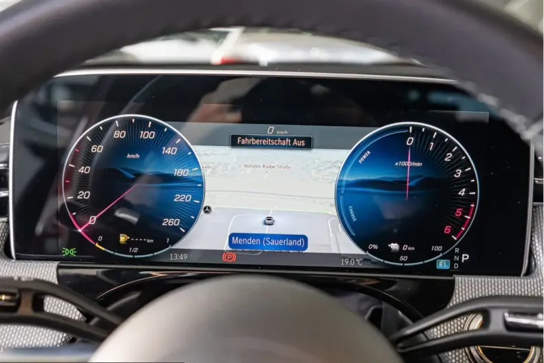 Mercedes-Benz E 300 (Clasa E) din 2025 cu 24.900 km - oferta MER200176 - foto 15