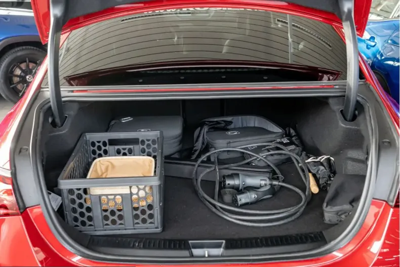 Mercedes-Benz E 300 (Clasa E) din 2025 cu 24.900 km - oferta MER200176 - foto 29