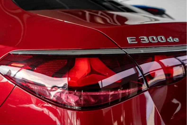 Mercedes-Benz E 300 (Clasa E) din 2025 cu 24.900 km - oferta MER200176 - foto 30