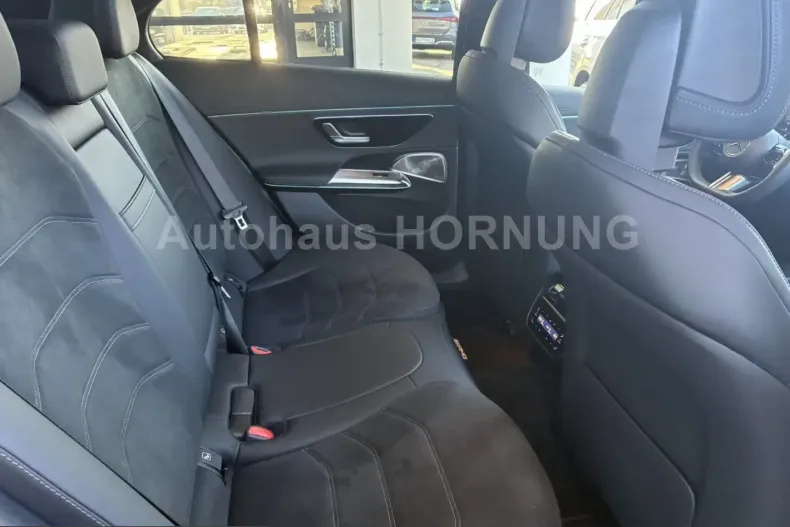 Mercedes-Benz E 400 (Clasa E) din 2025 cu 22.561 km - oferta MER200178 - foto 21