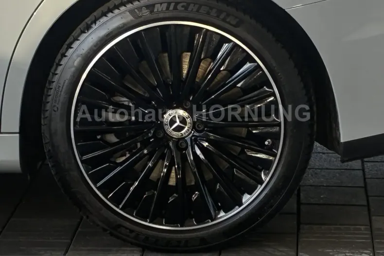 Mercedes-Benz E 400 (Clasa E) din 2025 cu 22.561 km - oferta MER200178 - foto 29