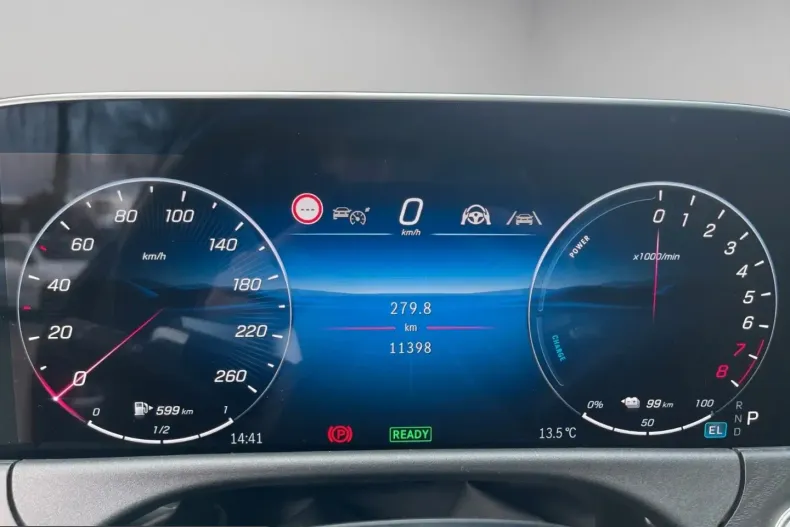 Mercedes-Benz E 300 (Clasa E) din 2025 cu 11.120 km - oferta MER200179 - foto 12