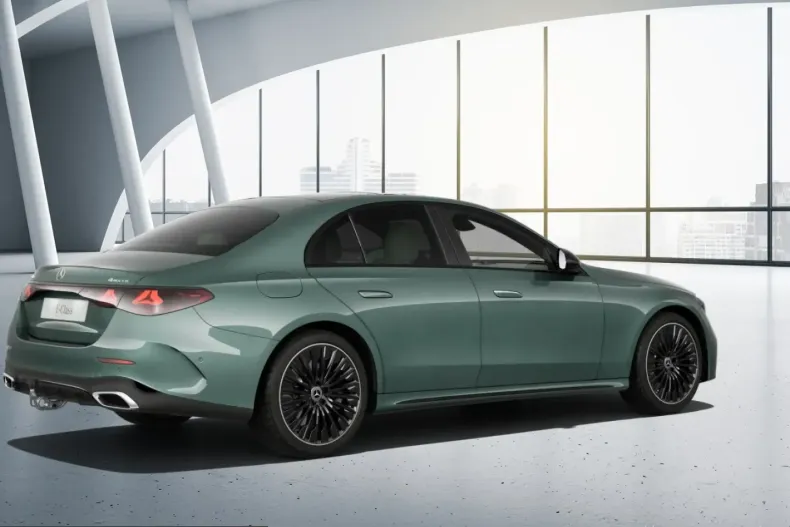 Mercedes-Benz E 300 (Clasa E) din 2023 cu 3.454 km - oferta MER200180 - foto 11