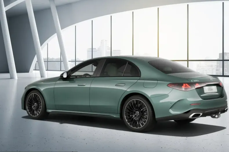 Mercedes-Benz E 300 (Clasa E) din 2023 cu 3.454 km - oferta MER200180 - foto 12