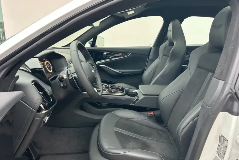 Aston Martin DBX din 2025 cu 2.200 km - oferta AST200188 - foto 9
