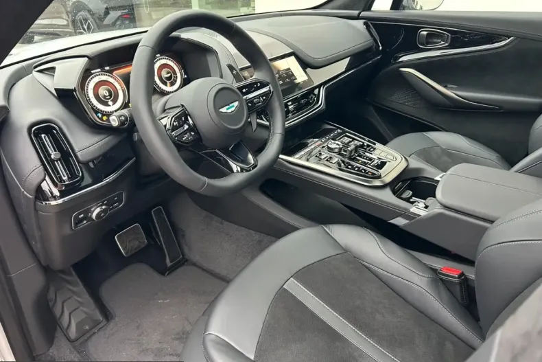 Aston Martin DBX din 2025 cu 2.200 km - oferta AST200188 - foto 11