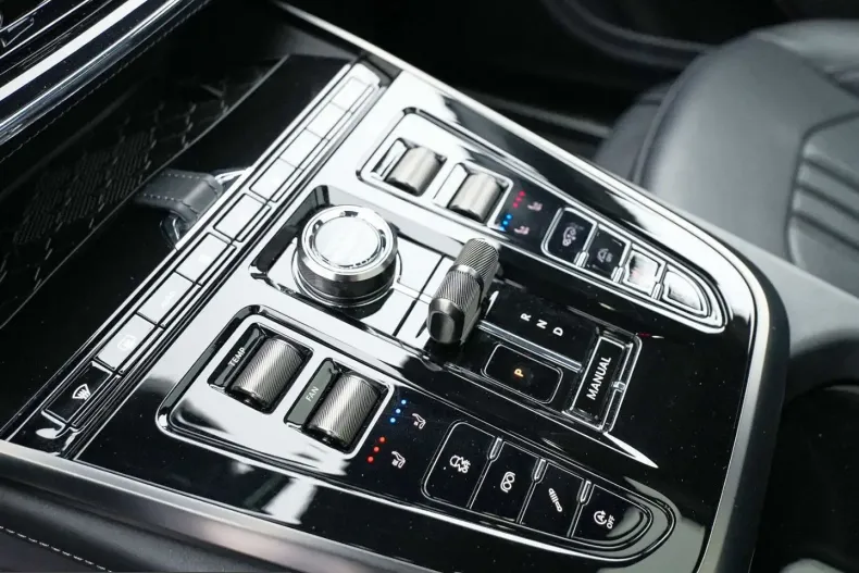 Aston Martin DBX din 2025 cu 13.580 km - oferta AST200195 - foto 24