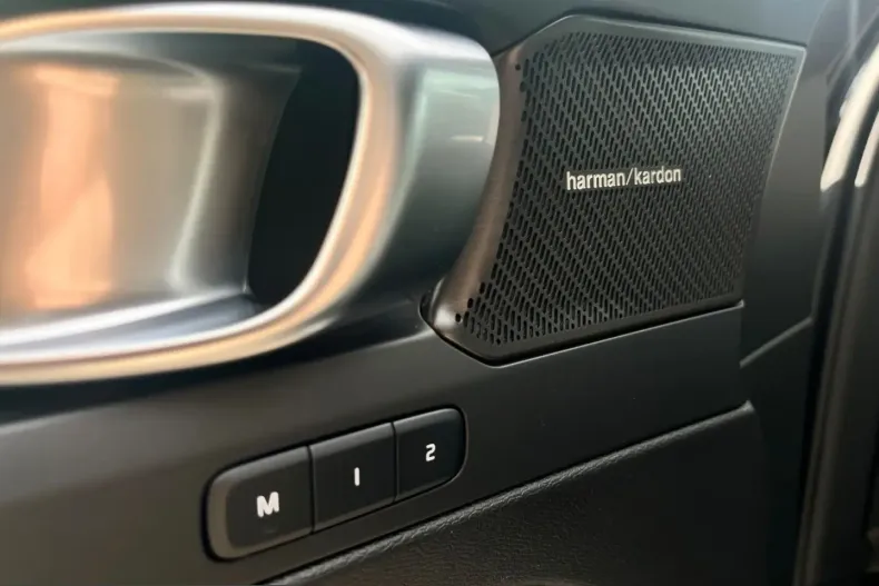 Volvo XC40 din 2025 cu 19.156 km - oferta VOL200199 - foto 9