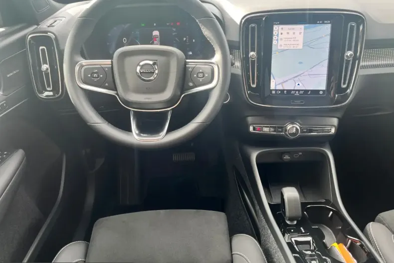 Volvo XC40 din 2025 cu 19.156 km - oferta VOL200199 - foto 11