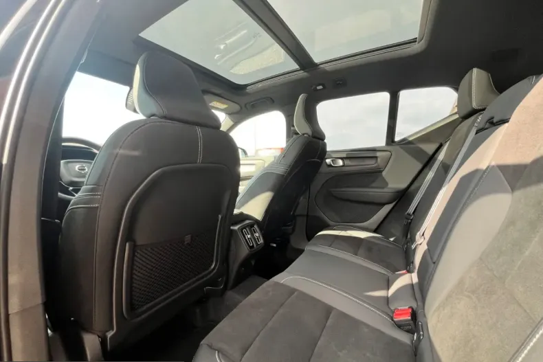 Volvo XC40 din 2025 cu 19.156 km - oferta VOL200199 - foto 18