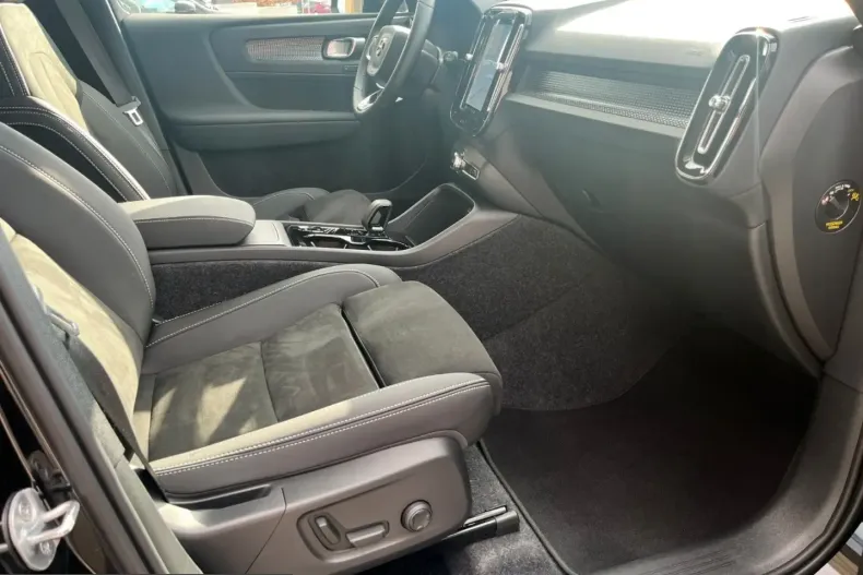 Volvo XC40 din 2025 cu 19.156 km - oferta VOL200199 - foto 21