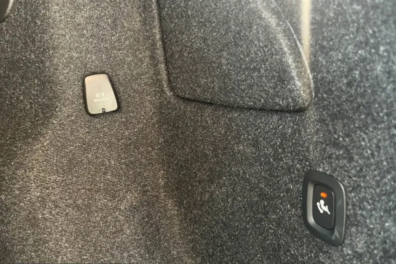 Volvo XC40 din 2025 cu 19.156 km - oferta VOL200199 - foto 26