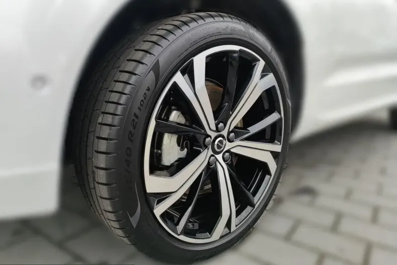 Volvo XC60 din 2025 cu 25.850 km - oferta VOL200200 - foto 10