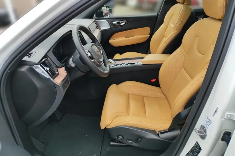 Volvo XC60 din 2025 cu 25.850 km - oferta VOL200200 - foto 13