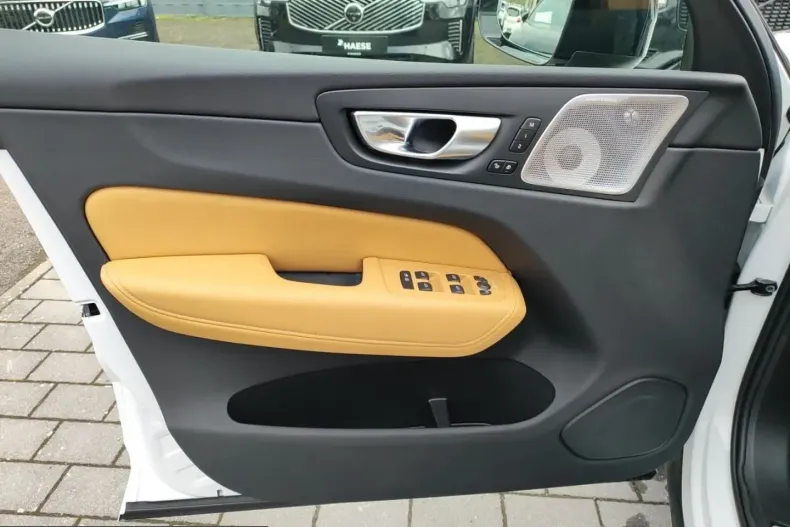 Volvo XC60 din 2025 cu 25.850 km - oferta VOL200200 - foto 14