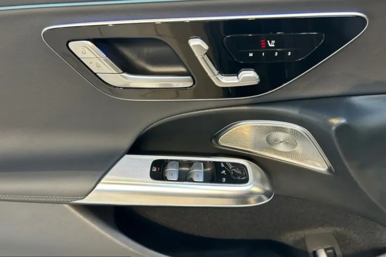 Mercedes-Benz E 200 (Clasa E) din 2025 cu 6.111 km - oferta MER200207 - foto 15